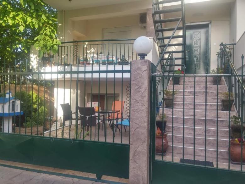 Oasis Apartment Неа Миханиона Екстериор снимка