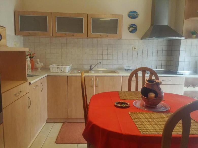 Oasis Apartment Неа Миханиона Екстериор снимка