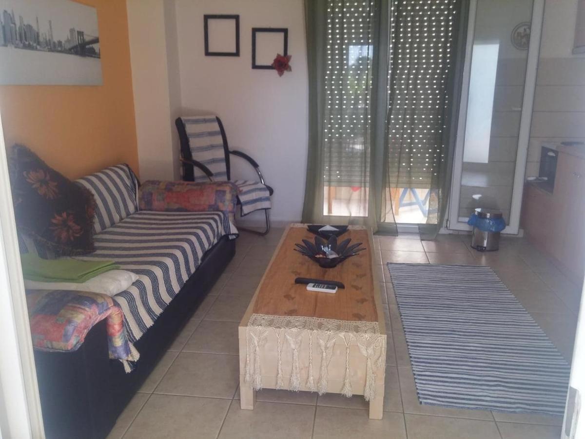 Oasis Apartment Неа Миханиона Екстериор снимка