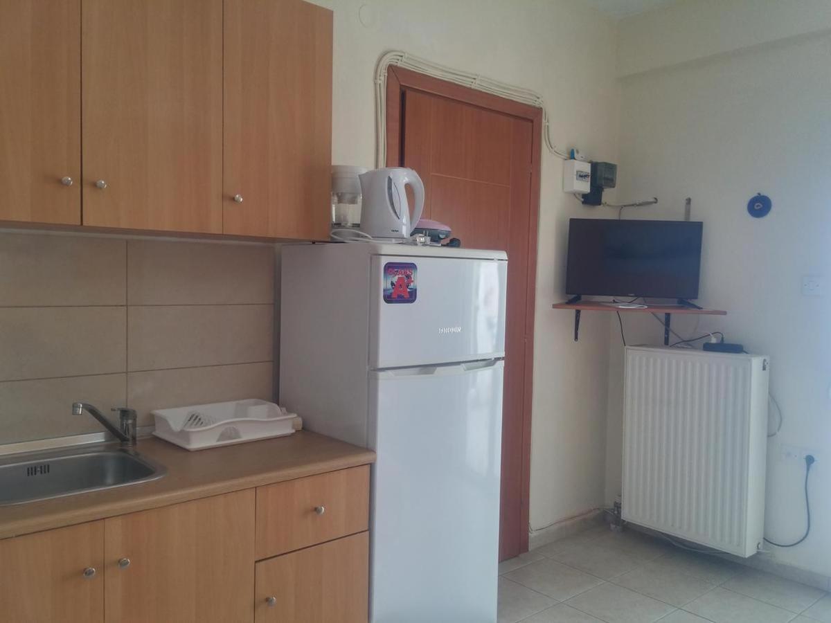 Oasis Apartment Неа Миханиона Екстериор снимка