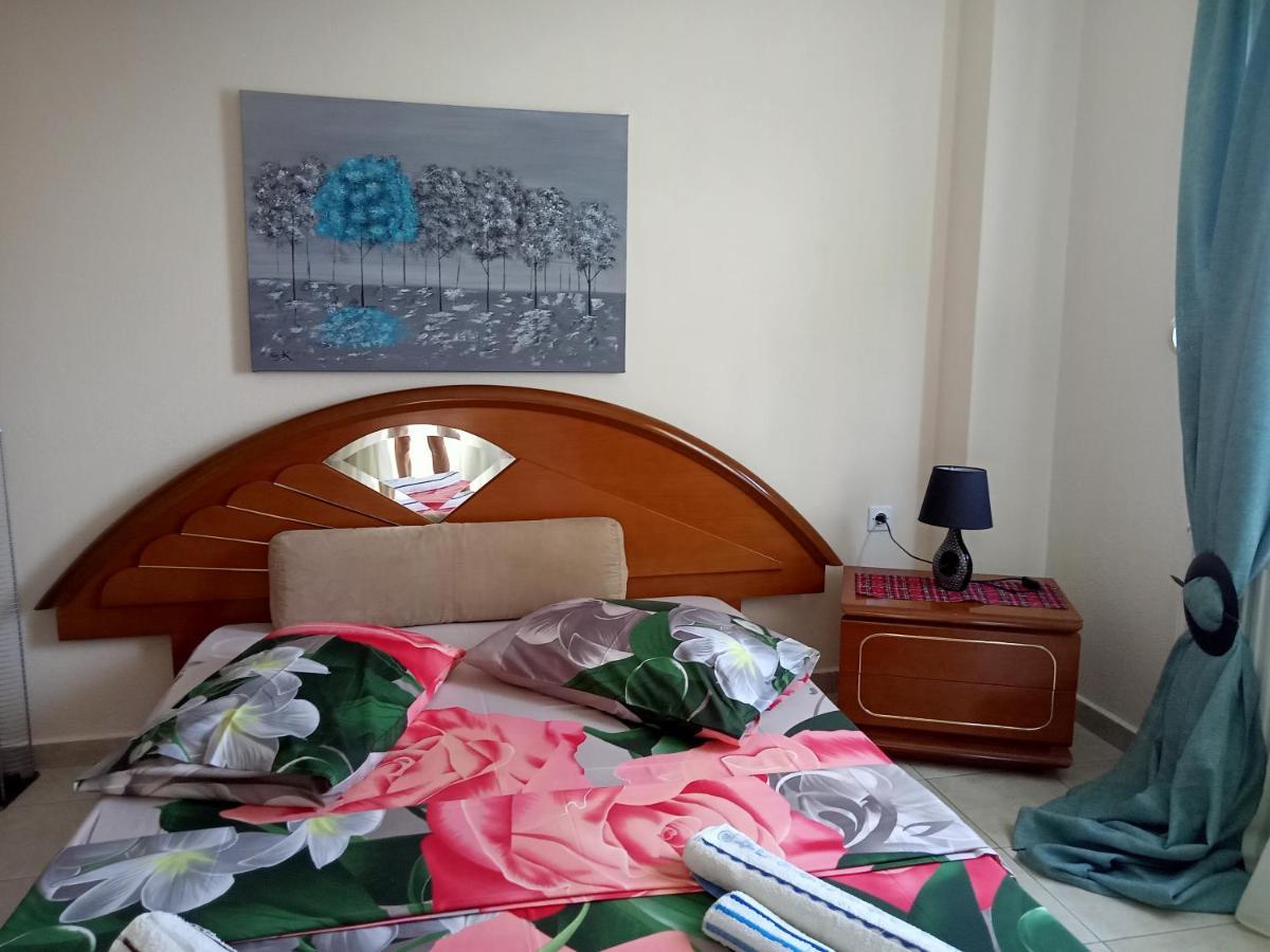 Oasis Apartment Неа Миханиона Екстериор снимка