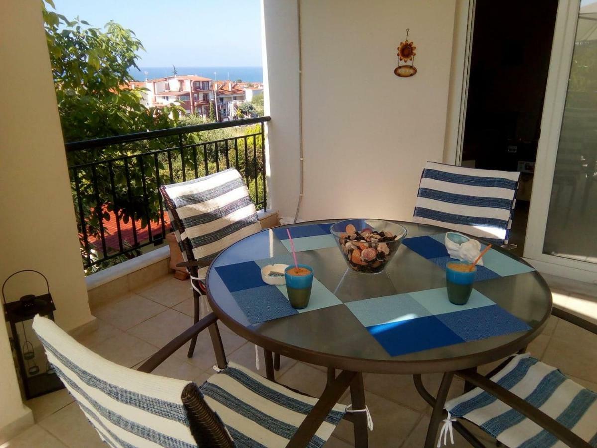 Oasis Apartment Неа Миханиона Екстериор снимка